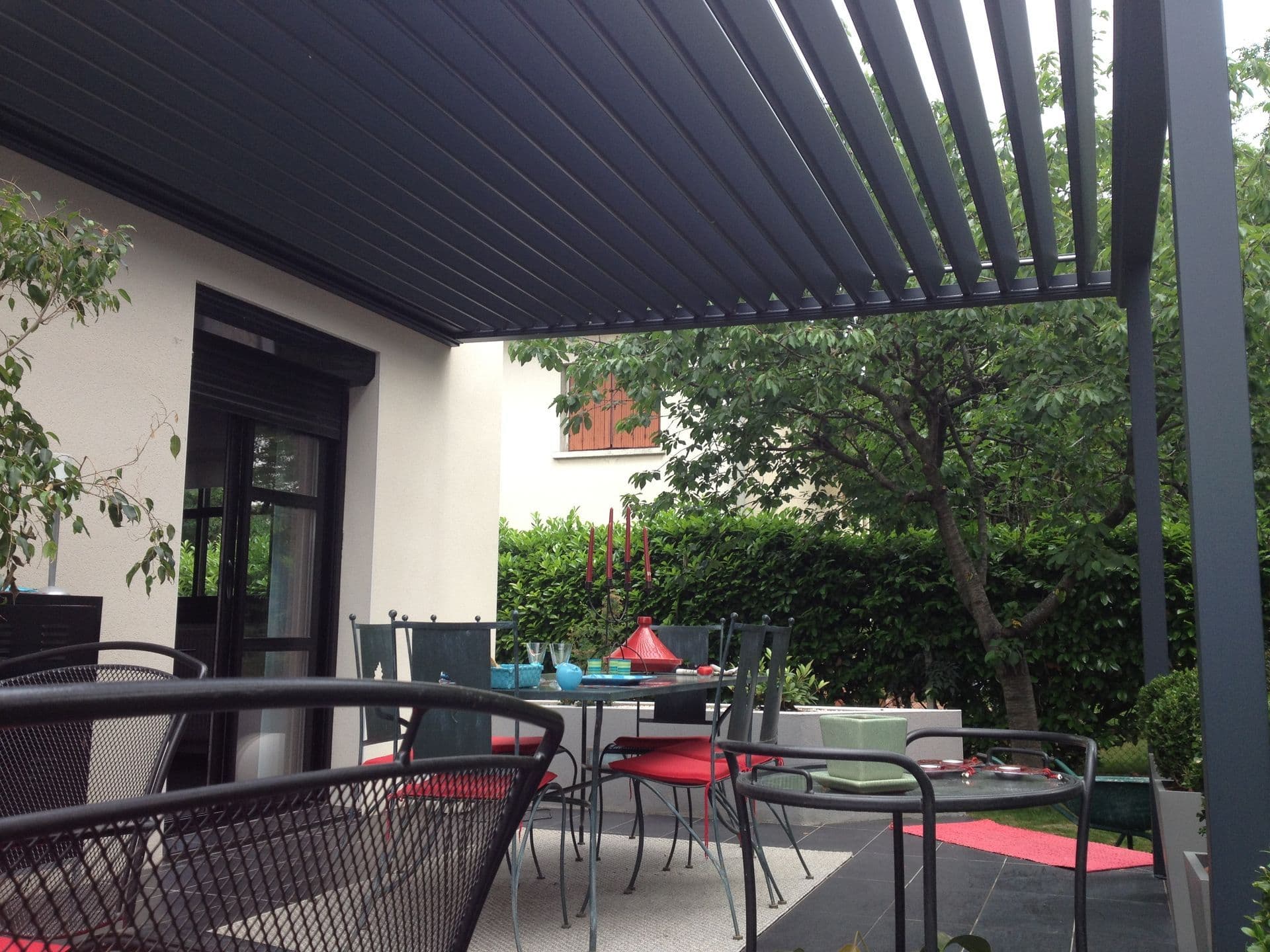 Structure de pergola en acier vue détaillée