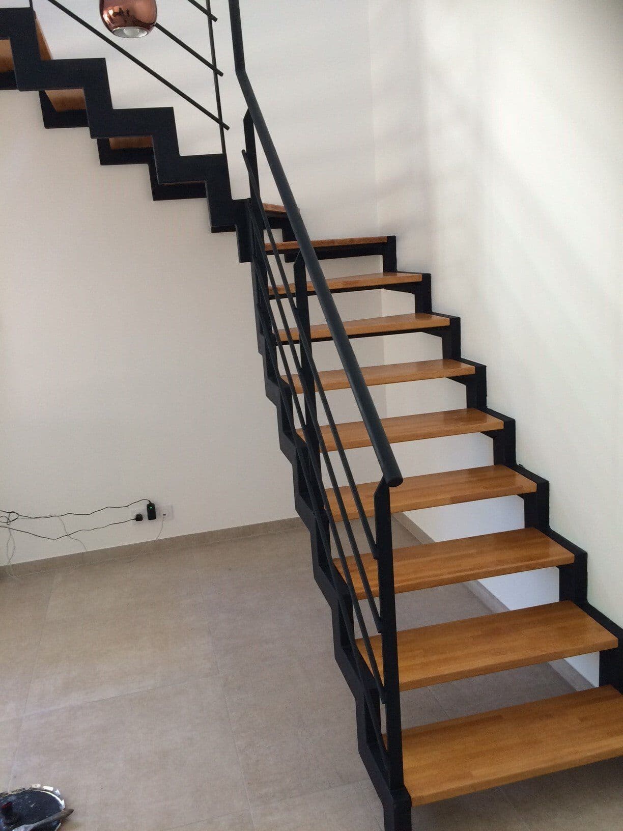 Garde-corps contemporain en acier avec remplissage design