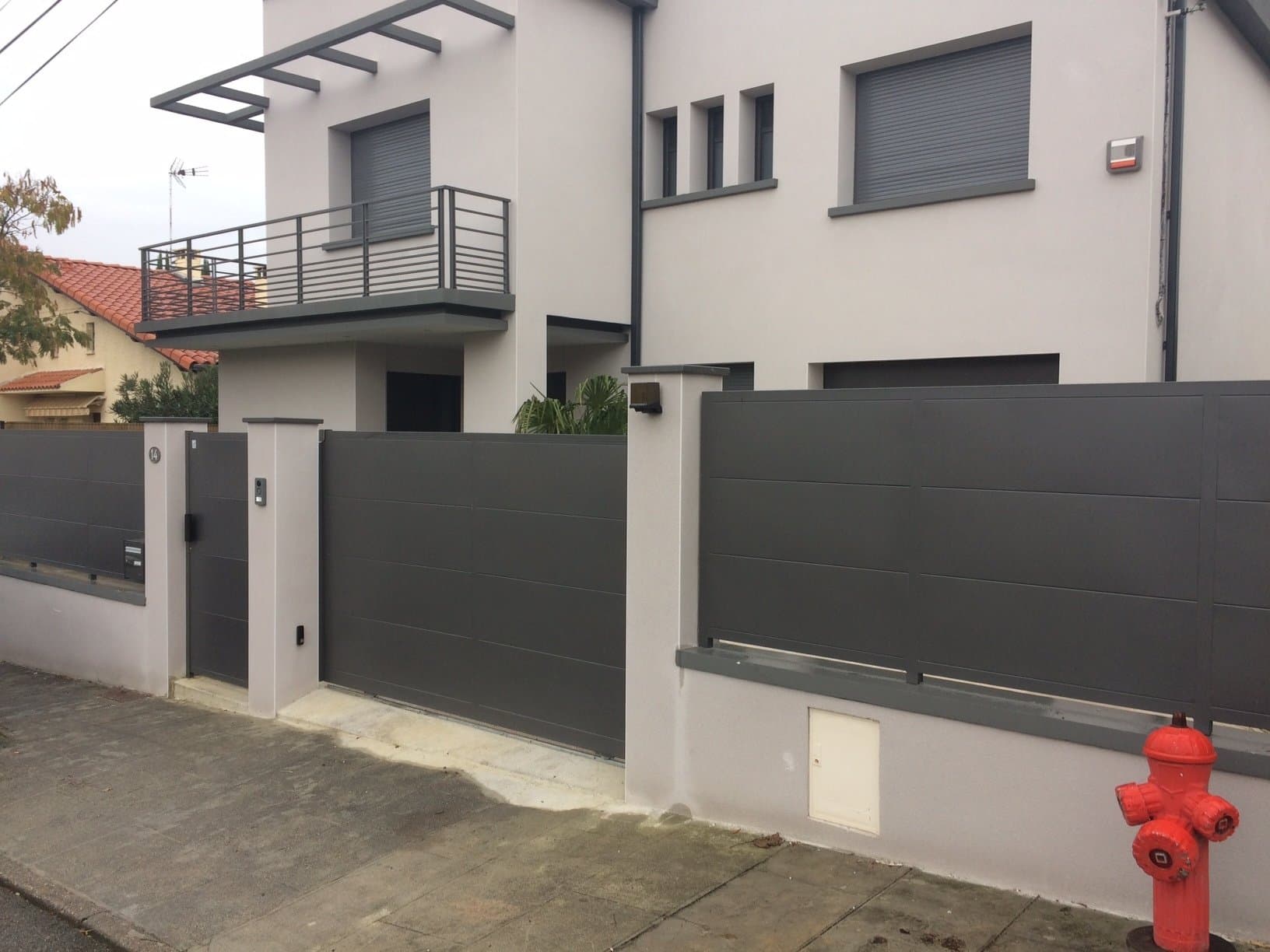 Portail automatique sur-mesure en acier