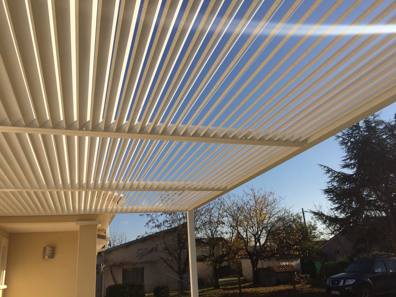 Pergola sur-mesure en acier pour terrasse