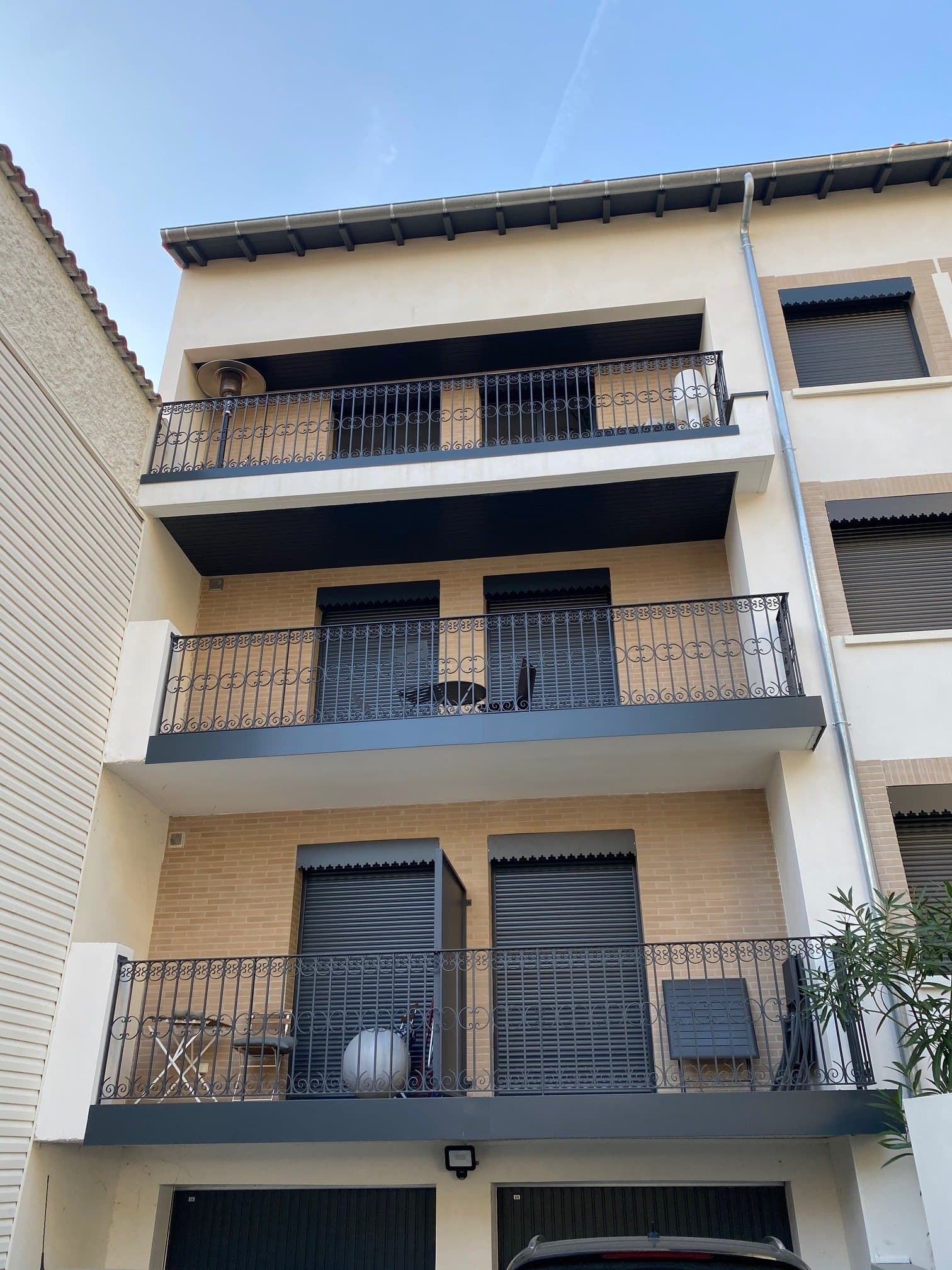 Garde-corps design en acier avec finition mate