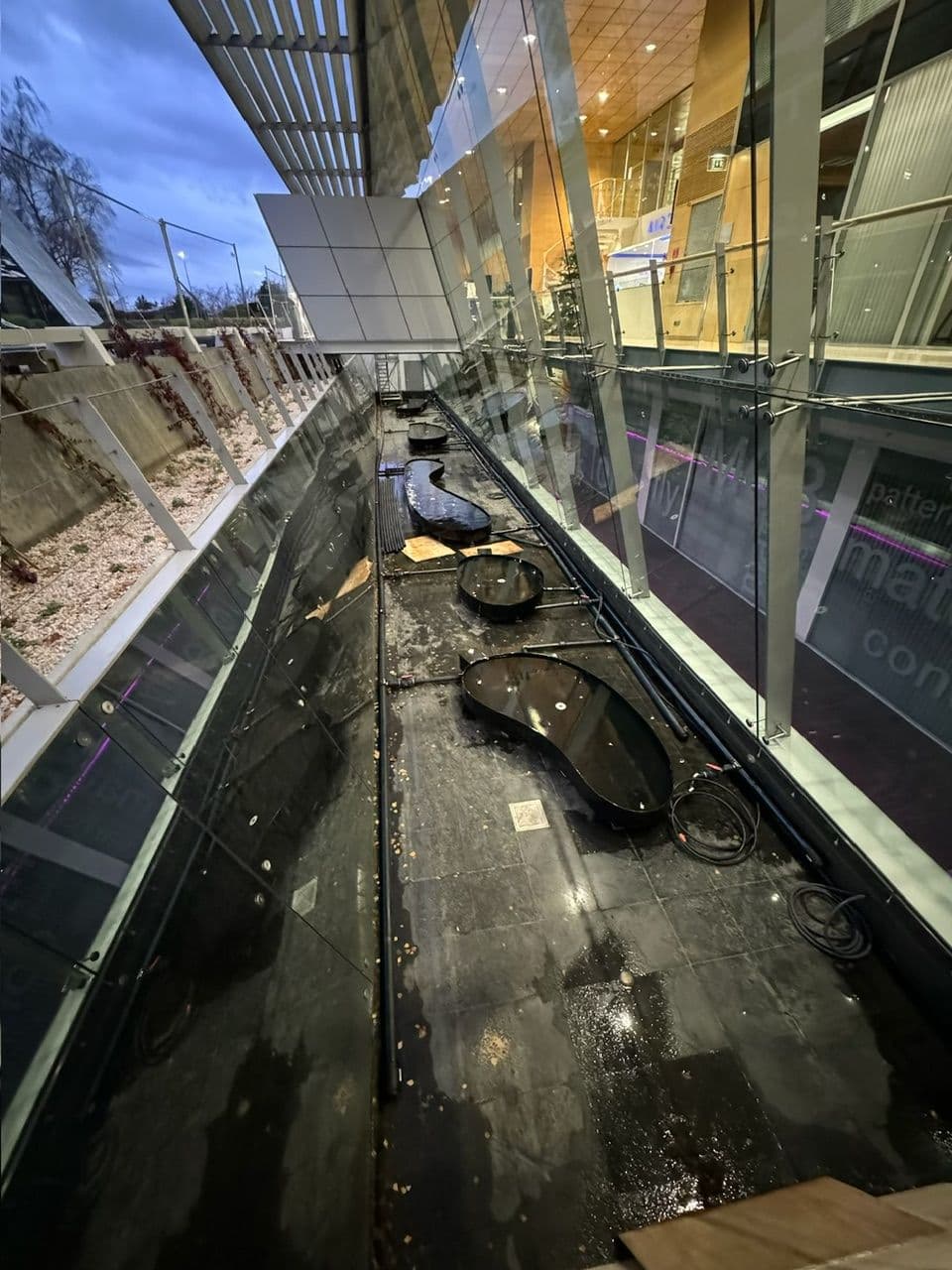 Création en acier contemporaine par Acropole Service