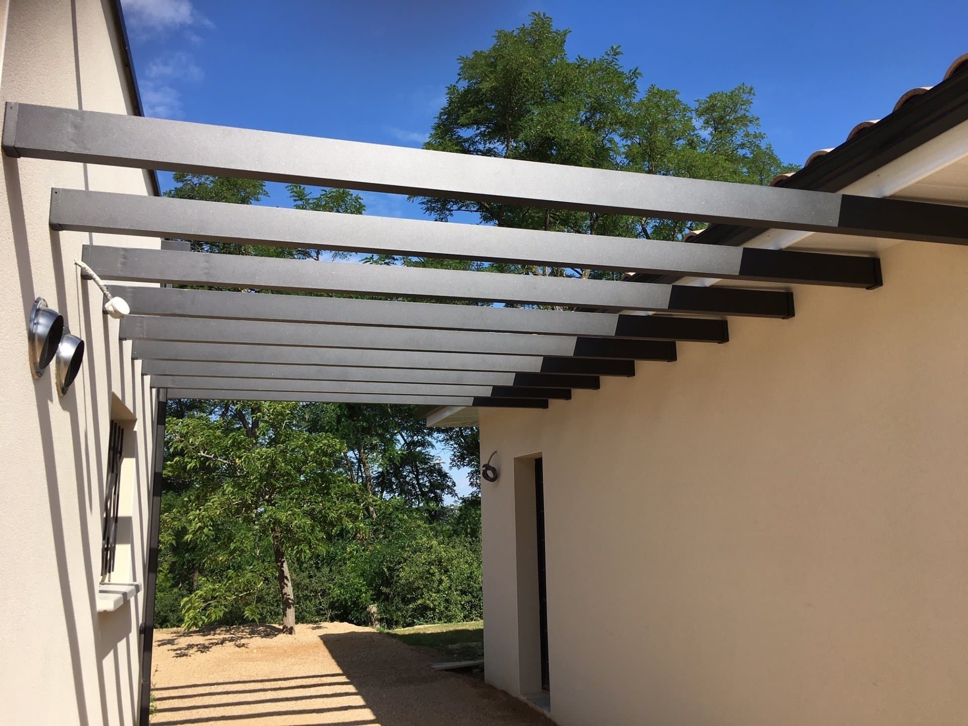 Réalisation métallerie : structure métallique extérieure