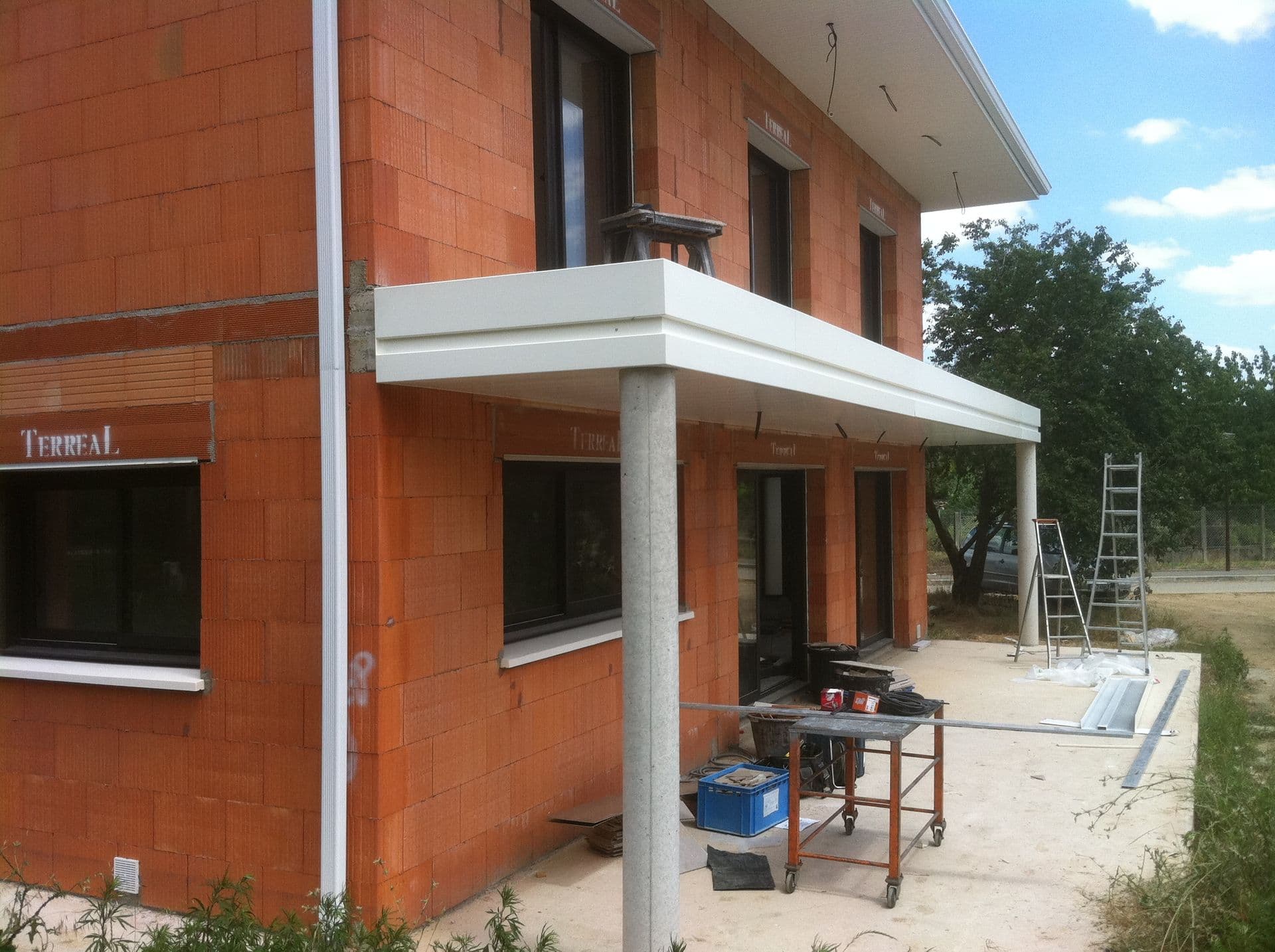 Tôle d'habillage en aluminium pour balcon