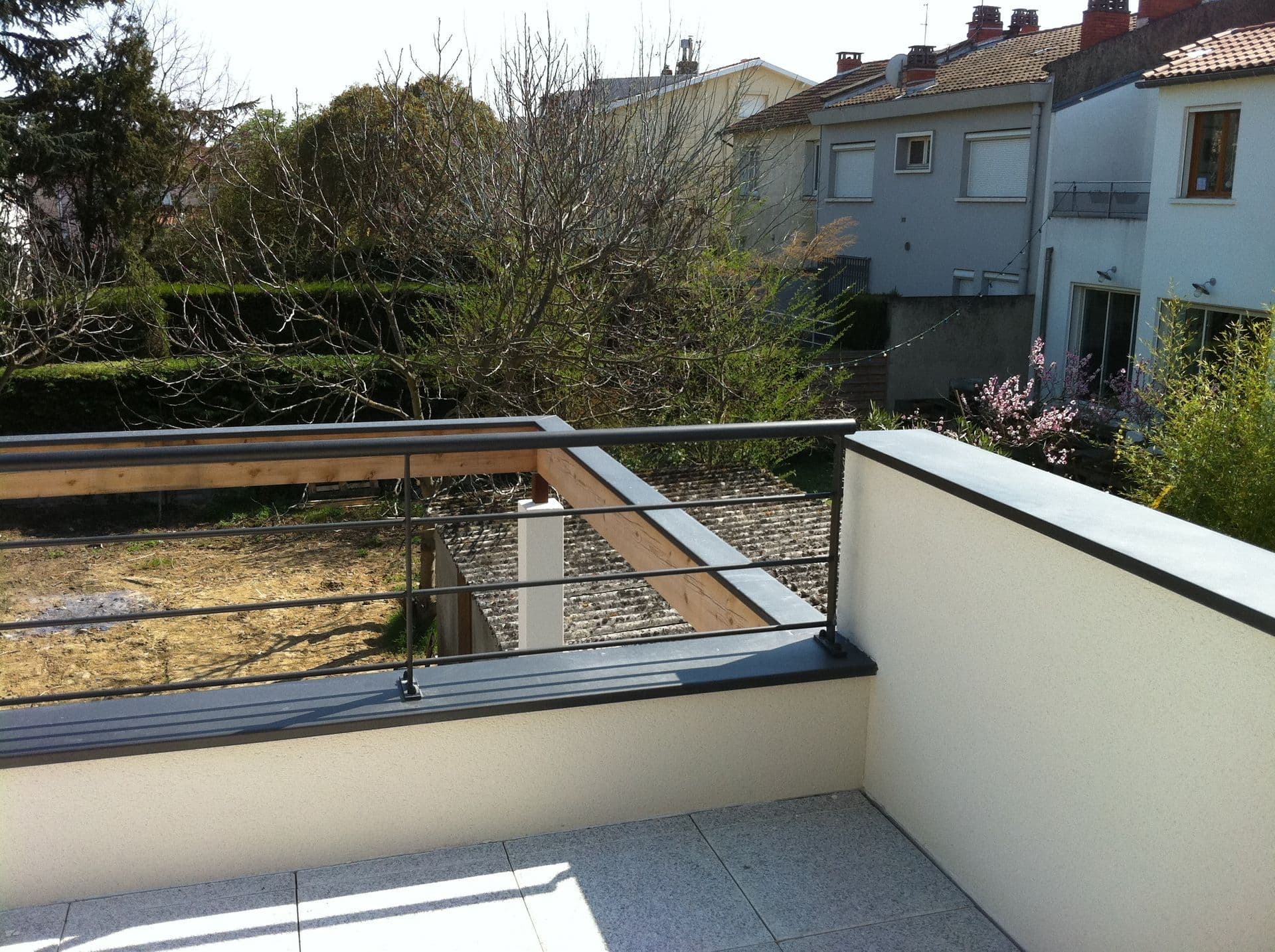 Tôle d'habillage sur muret en acier peint