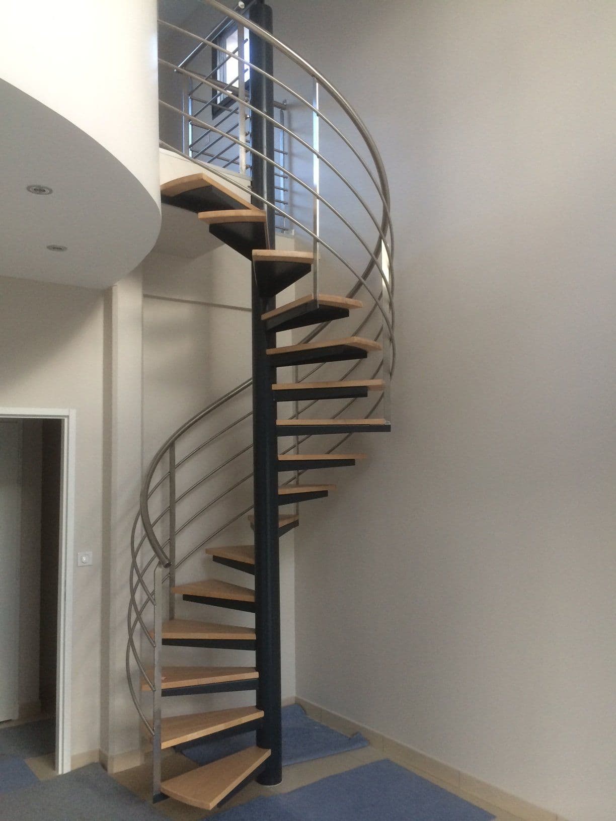 Escalier en acier fabriqué par Acropole Service