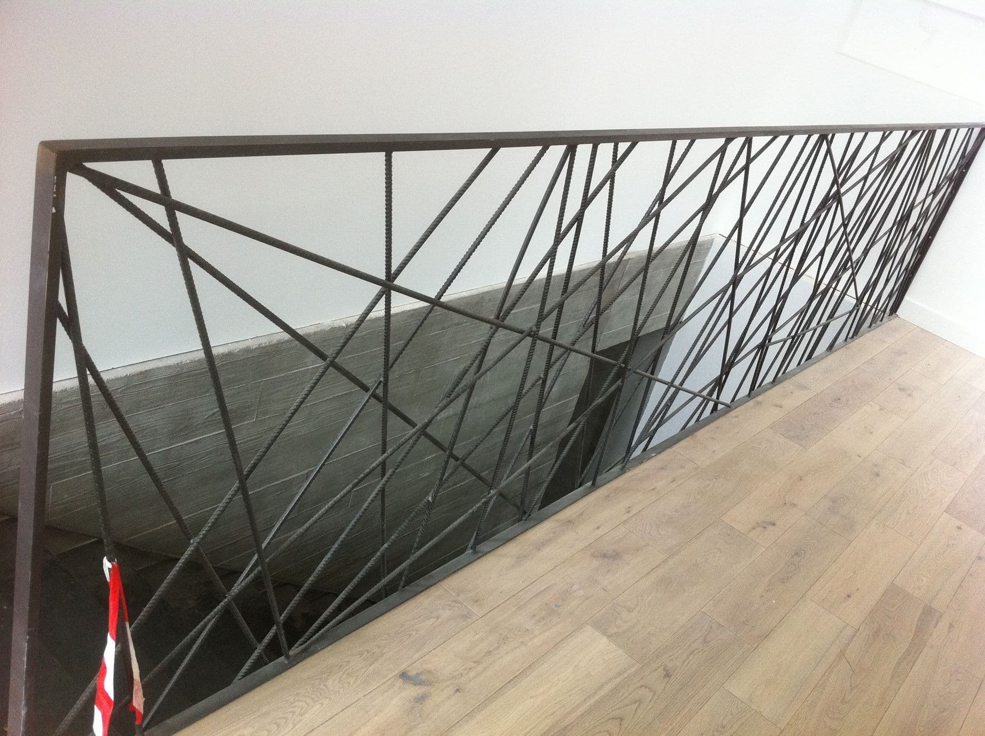 Garde-corps droit en acier peint sur-mesure