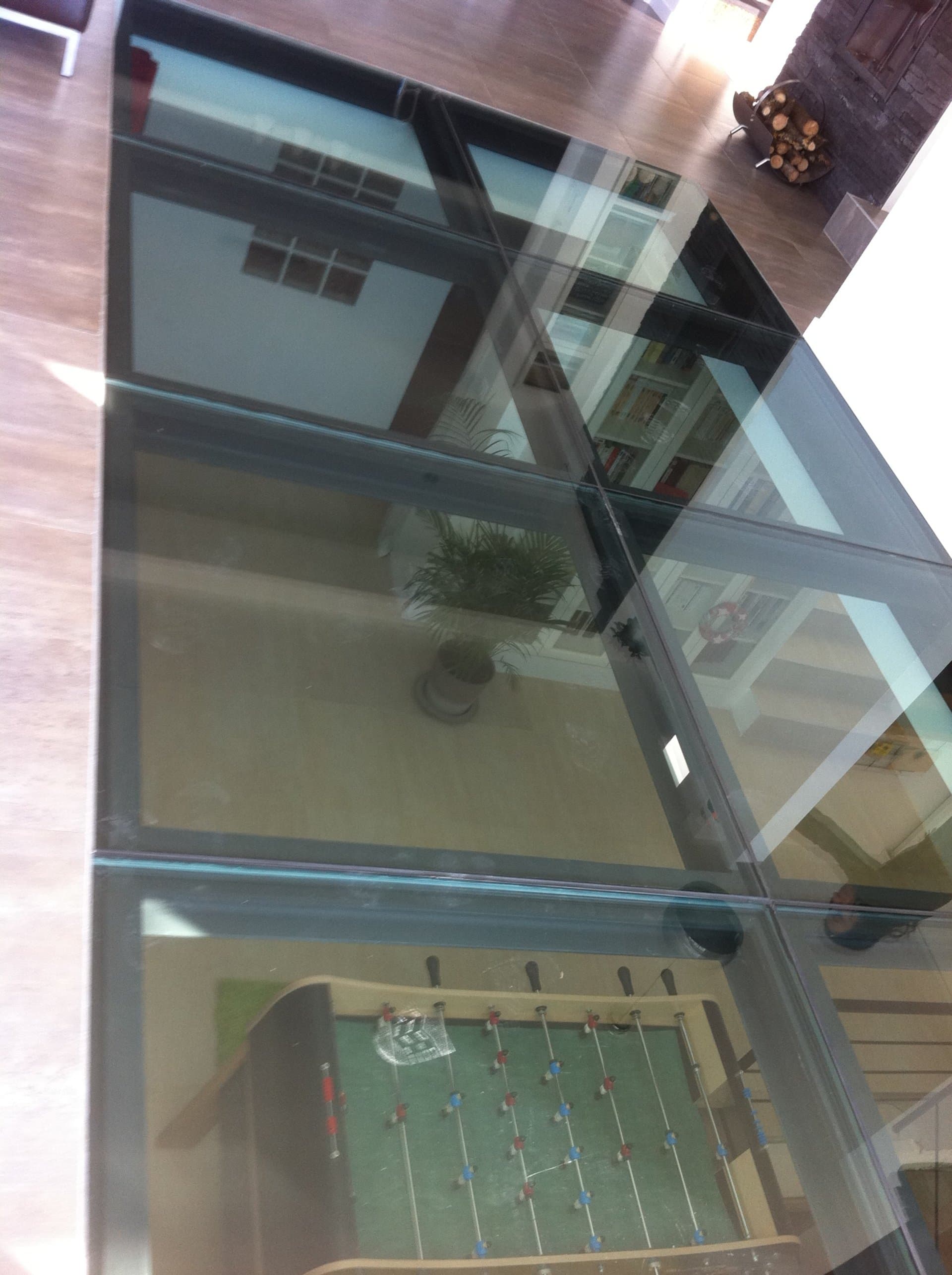 Plancher en verre sur-mesure vue de dessus